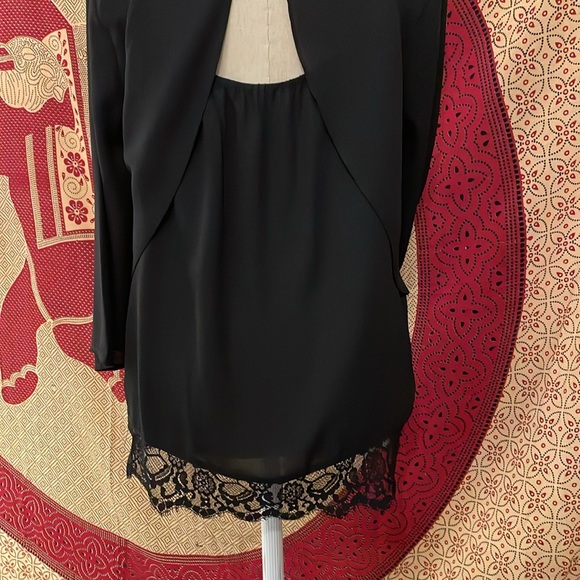 EUC black Skies are Blue 3/4 sleeve lace hem blouse - Picture 6 of 7